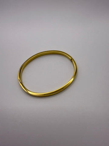 Plain Bangles 6mm in Gold and Silver
