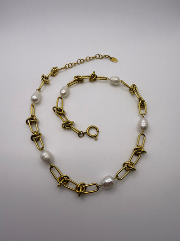 Knot Pearl & Gold Necklace