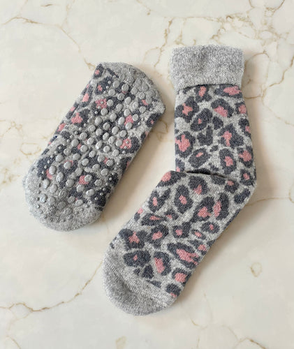 Leopard Print Slipper Socks Grey/ Pink
