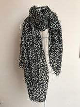 Load image into Gallery viewer, Pure Cashmere Lightweight Leopard Print Scarf in Black &amp; White