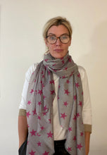 Load image into Gallery viewer, Pure Cashmere Lightweight Star Print Scarf in Grey/ Pink