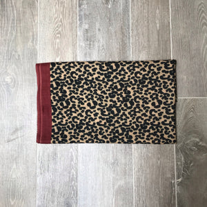 Pure Cashmere Lightweight Leopard Print Scarf in Brown & Red